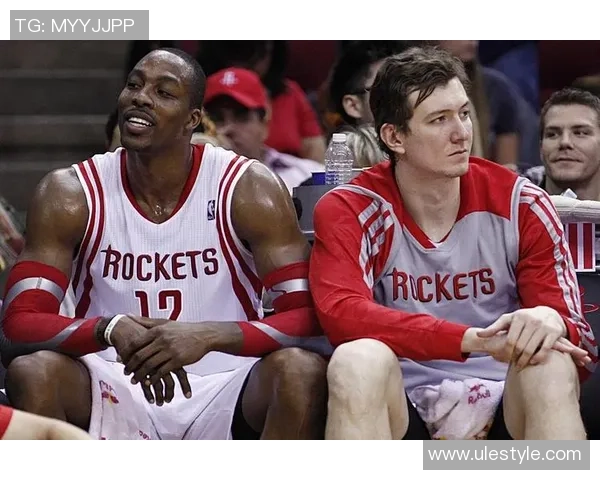 霍华德与阿西克的对决分析:谁能在内线占据优势与胜利之路